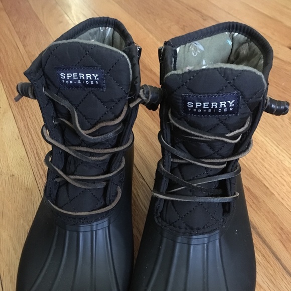 women's saltwater quilted duck boot grey